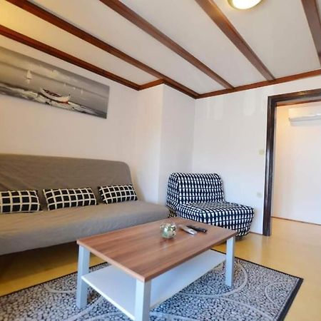 רוביני Tony Apartments מראה חיצוני תמונה