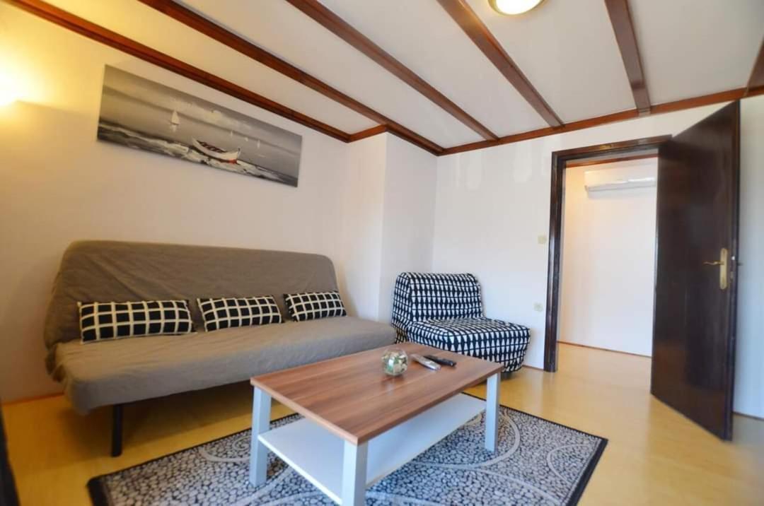 רוביני Tony Apartments מראה חיצוני תמונה