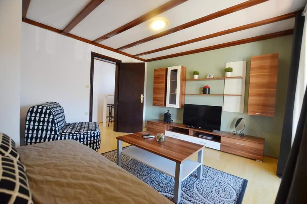 רוביני Tony Apartments מראה חיצוני תמונה