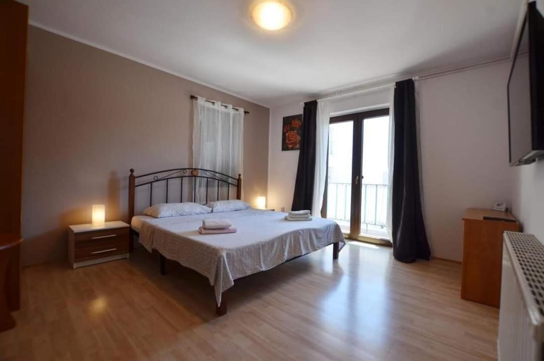 רוביני Tony Apartments מראה חיצוני תמונה