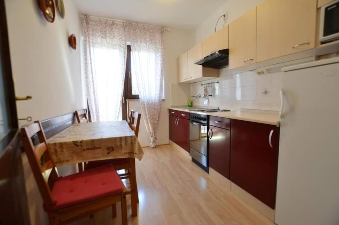 רוביני Tony Apartments חדר תמונה