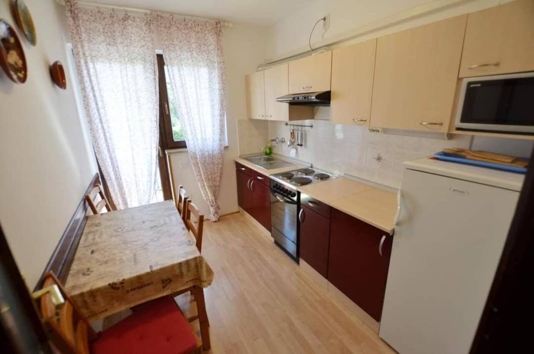 רוביני Tony Apartments חדר תמונה