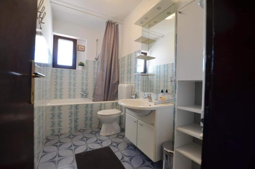 רוביני Tony Apartments חדר תמונה